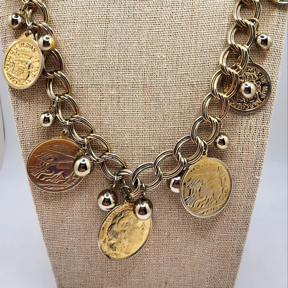 GOLD TONE CHUNCKY CHAIN NECKLACE WITH FAUX ALEXANDER THE GREAT COINS - Picture 3 of 4